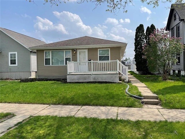 Foto principal - 819 G Ave NW