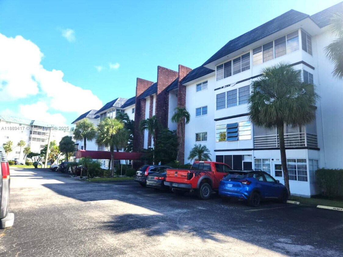 Foto principal - 4740 NW 21st St