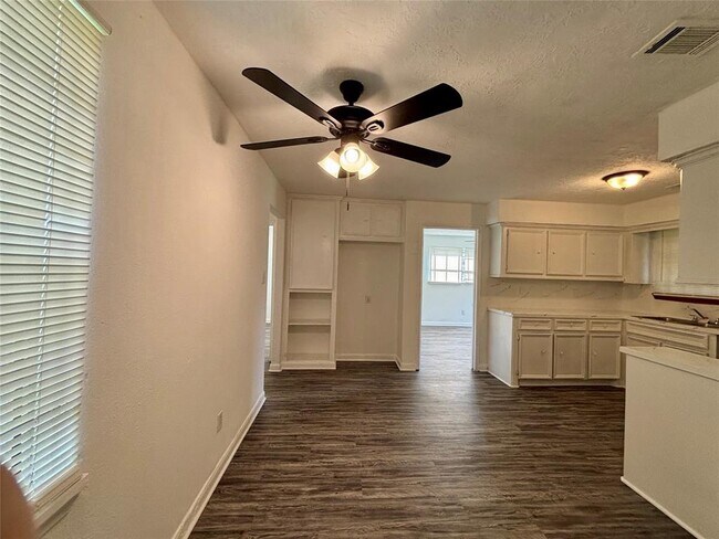 Foto del edificio - 7211 Orlando St