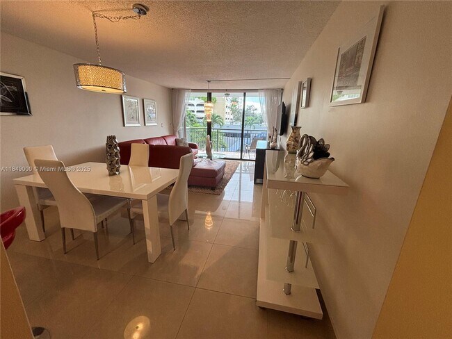 Foto del edificio - 3031 N Ocean Blvd