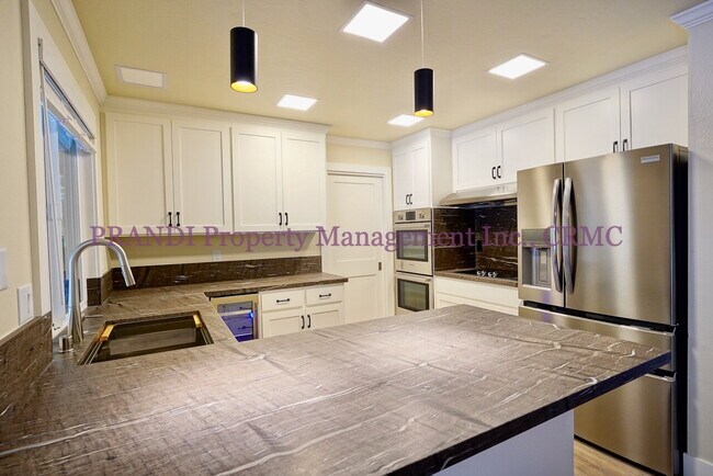 Foto del edificio - Completely Renovated Large Novato Home in ...