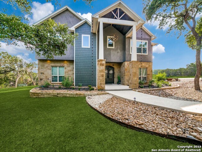 Foto del edificio - 5 Bedroom/3.5 Bathroom Home in the Ensenad...