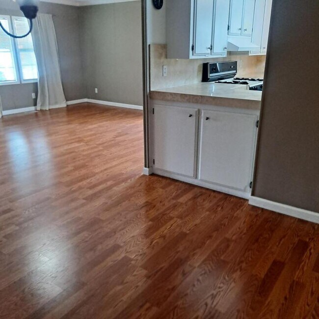 Foto del edificio - 120 Santa Lucia Dr