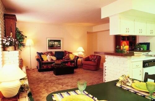 Building Photo - 2313 Fountain View Dr