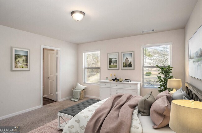 Building Photo - 700 Fitzroy Dr