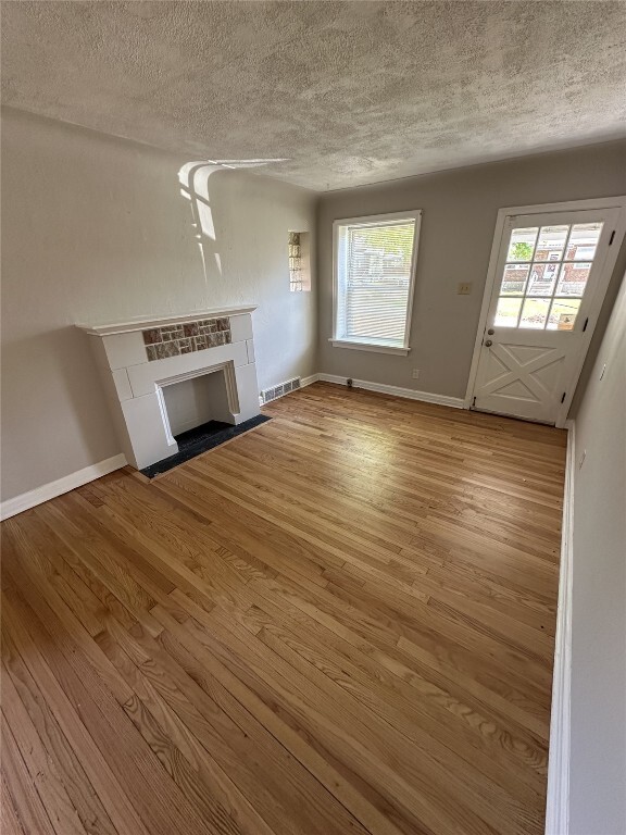 Building Photo - 2142 Fairhaven Dr