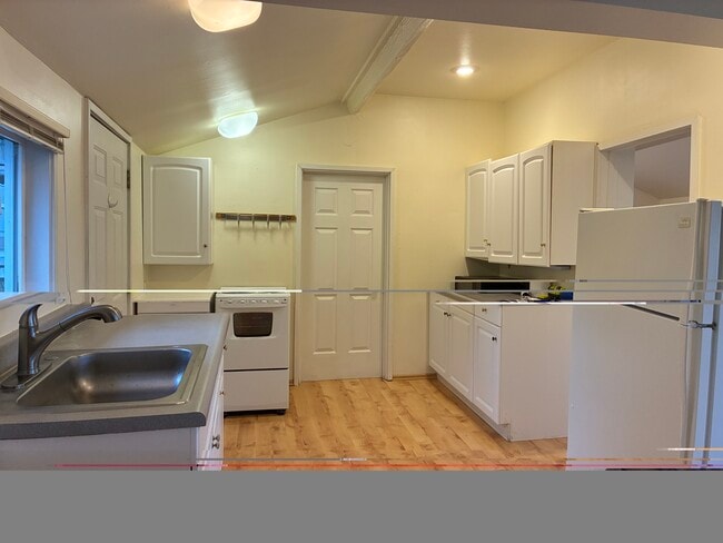 Building Photo - 7750 Yeomalt Pl NE