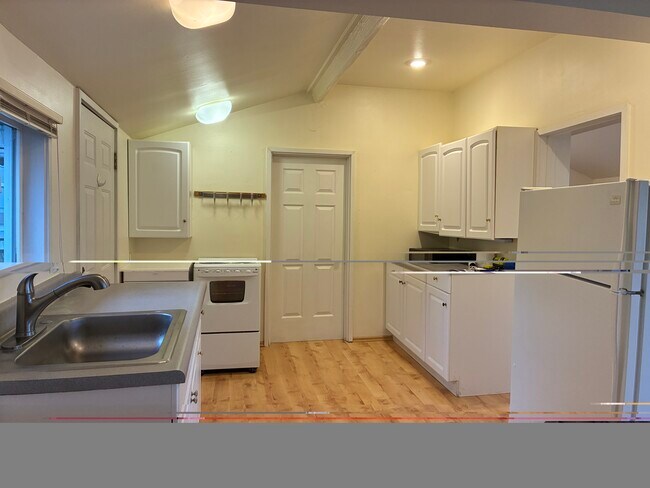 Foto del edificio - 7750 Yeomalt Pl NE