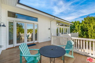 Building Photo - 9669 Oak Pass Rd