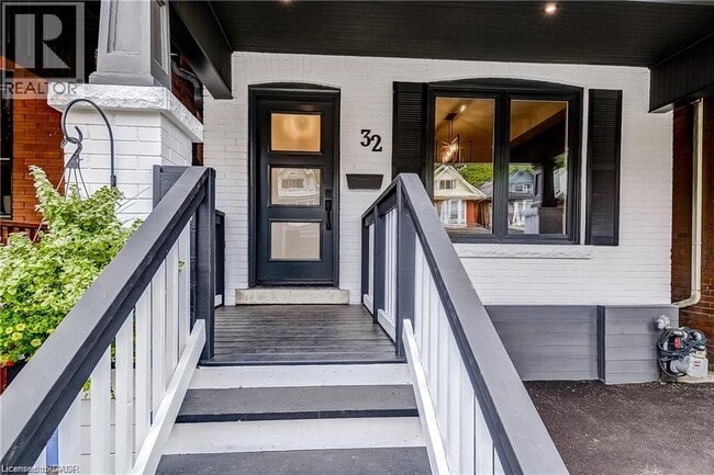 Photo du bâtiment - 32 Cumberland Ave