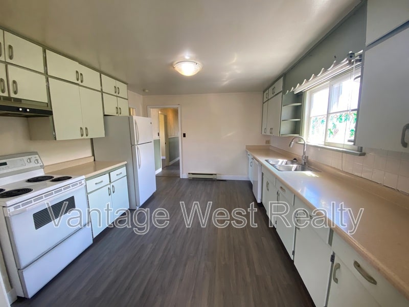 Primary Photo - 4221 Spiers Rd