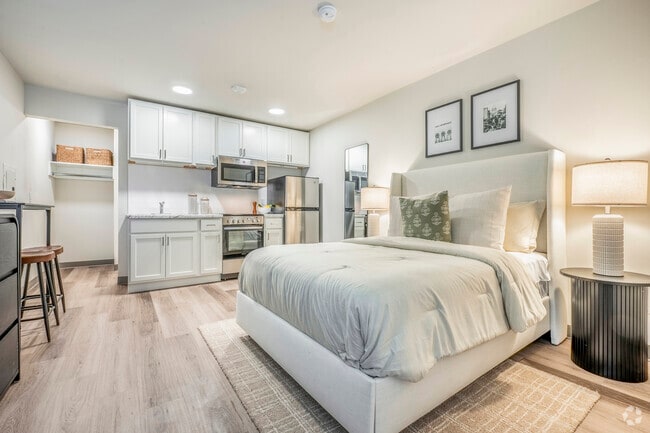 Interior Photo - Sandburg Studios