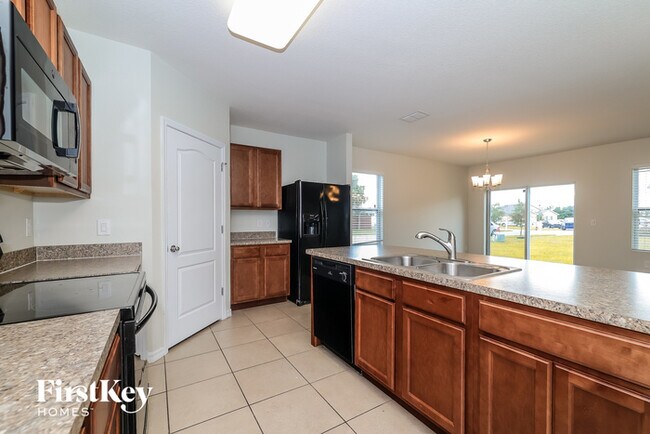 Building Photo - 908 Chanler Dr