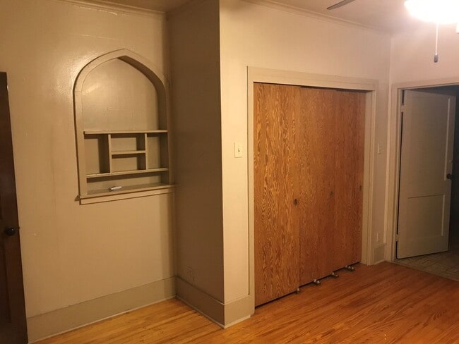 Building Photo - Four Bedroom, Two Bathroom , House Near UL