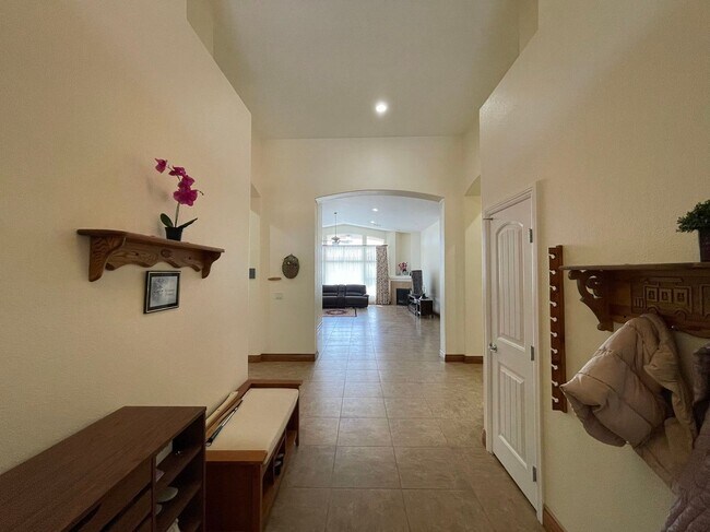 Foto del edificio - Stunning one-story single-family home.
