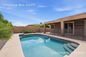 Building Photo - 3287 S Cottonwood Dr