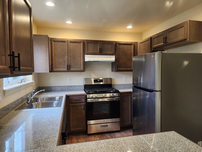 Foto del edificio - 4004 Glengary Rd