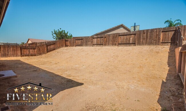 Foto del edificio - 1733 Pyxis St