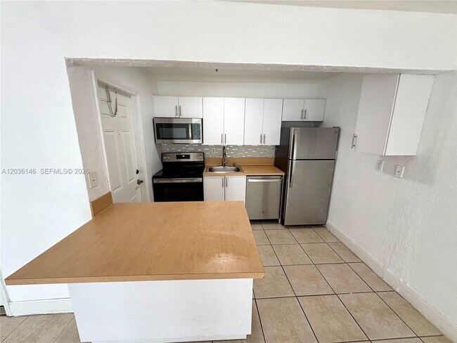 Foto del edificio - 4271 NW 5th St