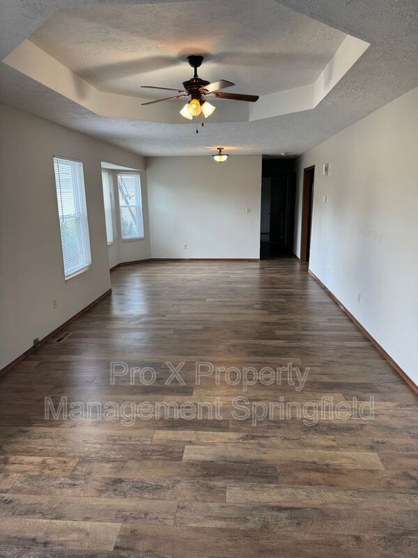 Foto del edificio - 613 W Edgewood St