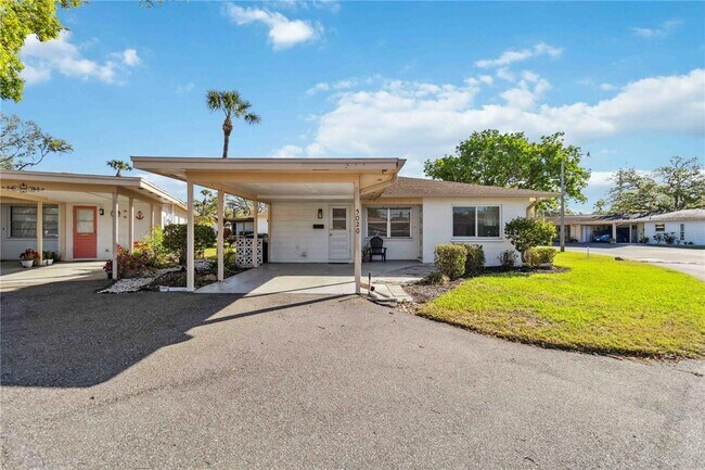 Foto del edificio - 5020 Live Oak Cir