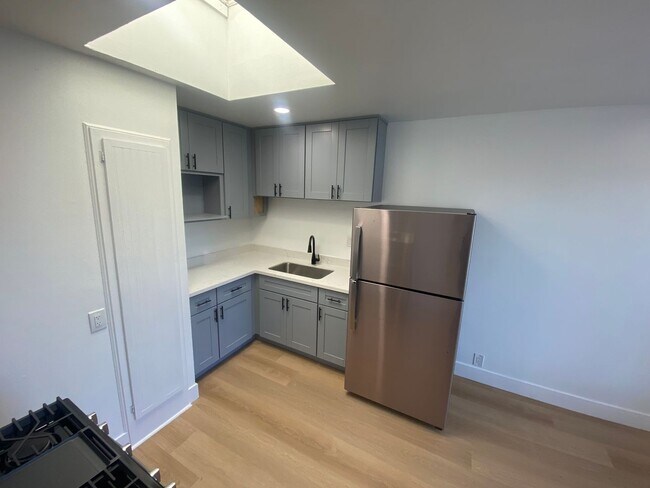 Foto del edificio - Stunning Redesigned Coastal San Francisco Residence with Modern Finishes/ 3 Bedroom & 1 Bathroom/...