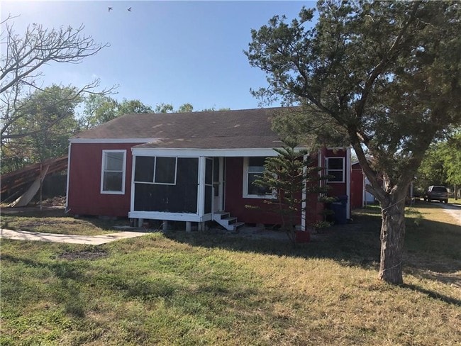 Building Photo - 839 Savage Ln