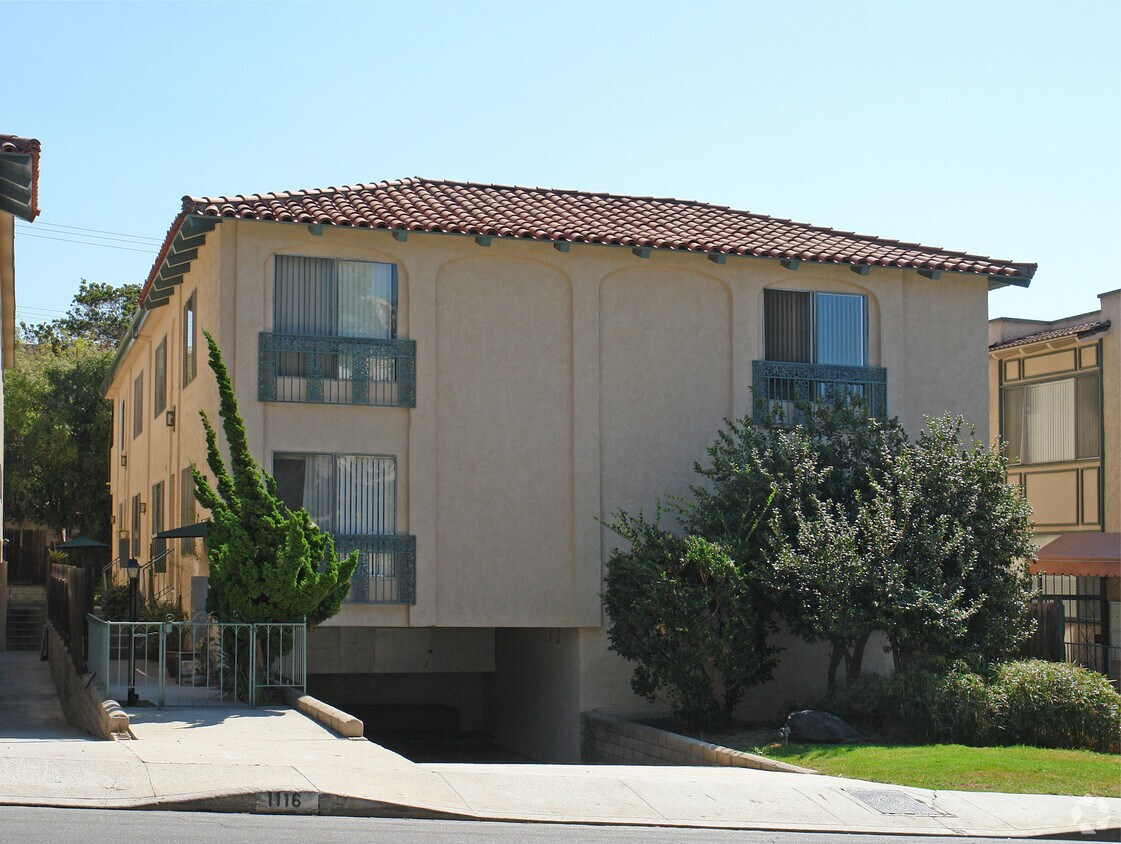 Foto principal - 1116 N Olive Dr