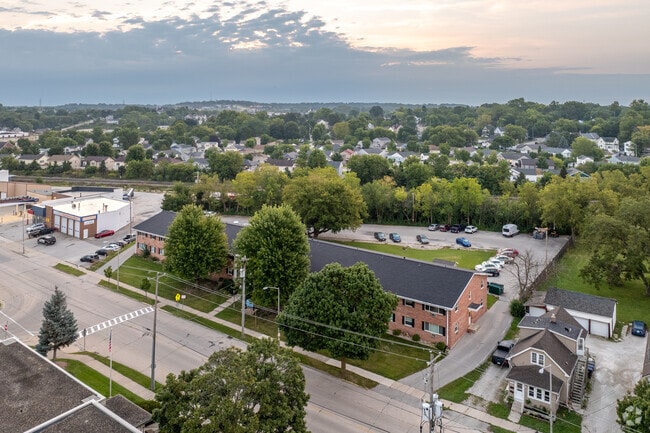 Aerial Photo - River Park Apartments