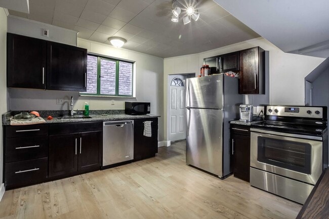4 bedroom in South Side - 4 bedroom in South Side House
