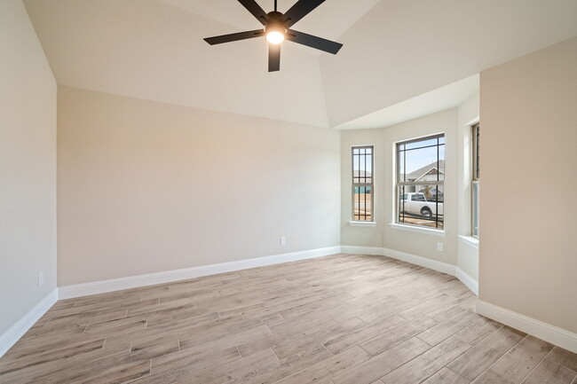 Foto del edificio - 612 Kyle Dr