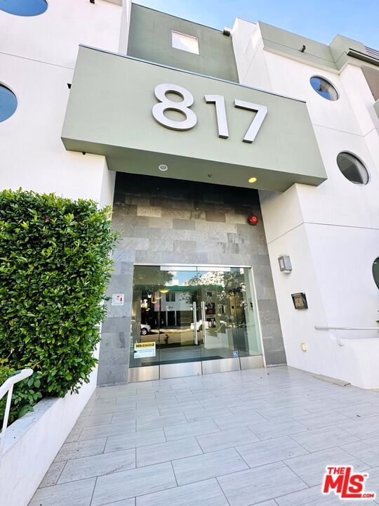 Foto del edificio - 817 N Alfred St
