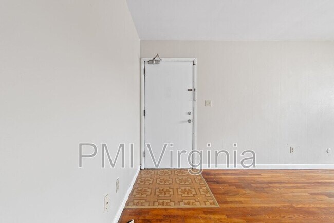 Foto del edificio - 2412 Courtney Ave
