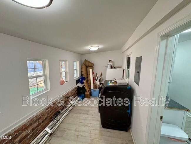 Foto del edificio - 4309 S Alston Ave