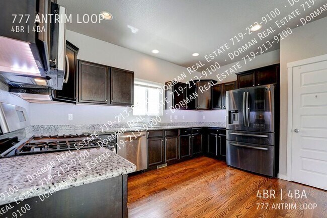 Foto del edificio - 777 Antrim Loop