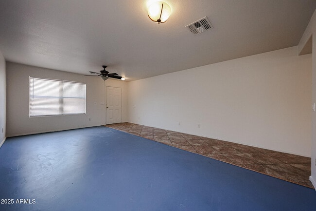 Building Photo - 5919 W Trumbull Rd