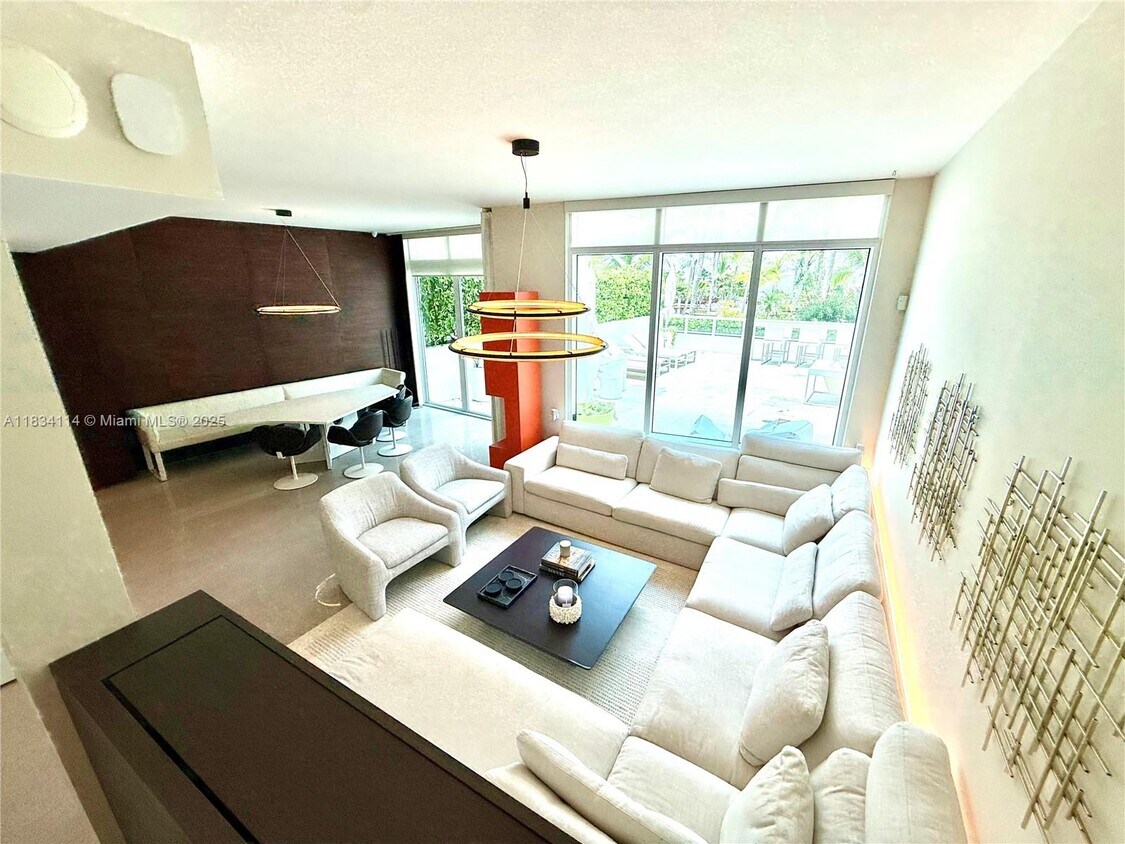Foto principal - 50 South Pointe Dr