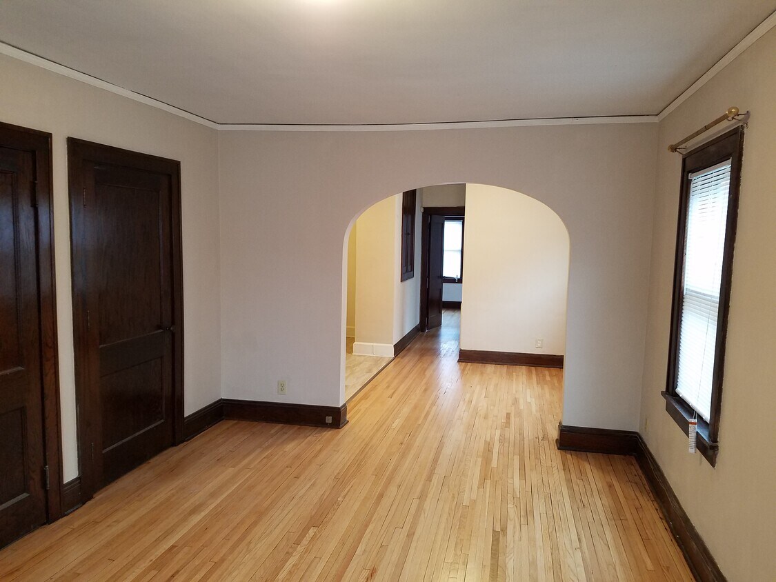 946 Randolph Ave, Saint Paul, MN 55102 Apartments at 946 Randolph Ave