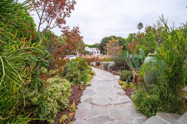 Foto del edificio - 933 S Citrus Ave