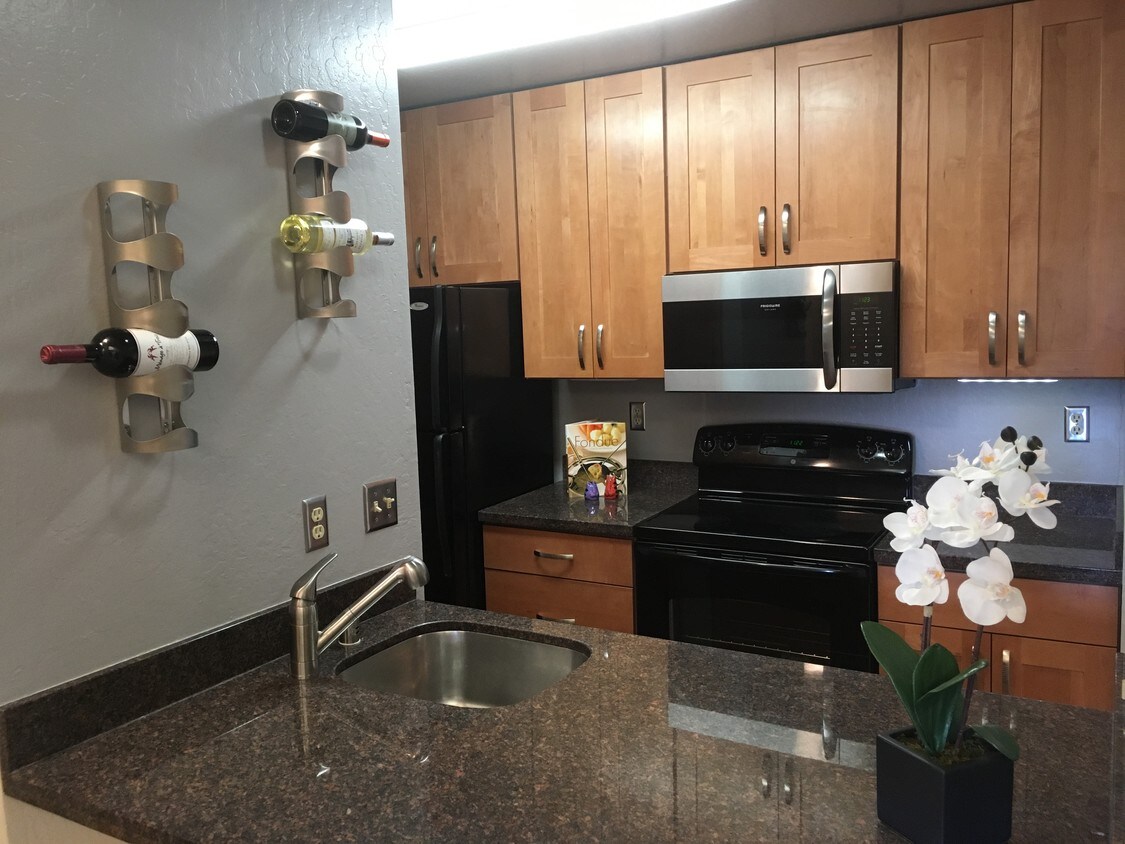 3173 Wayside Plaza, Walnut Creek, CA 94597 Condo for Rent in Walnut