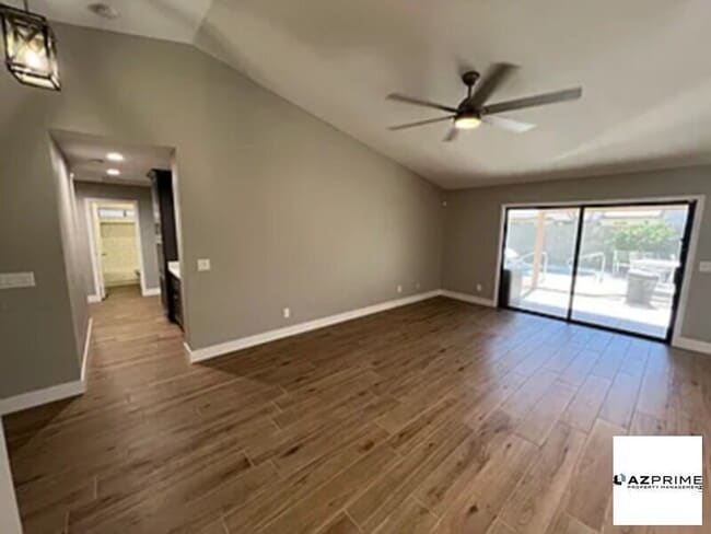 Building Photo - Family Home