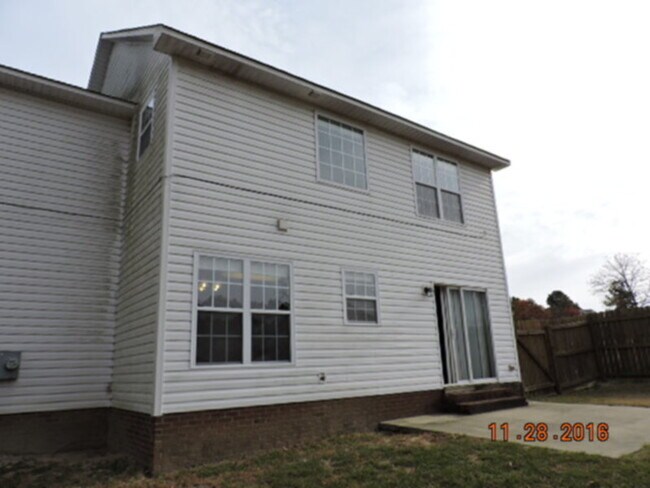 Foto del edificio - 391 Crystal Spring Dr