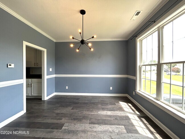 Foto del edificio - 160 Forest Bluff Dr