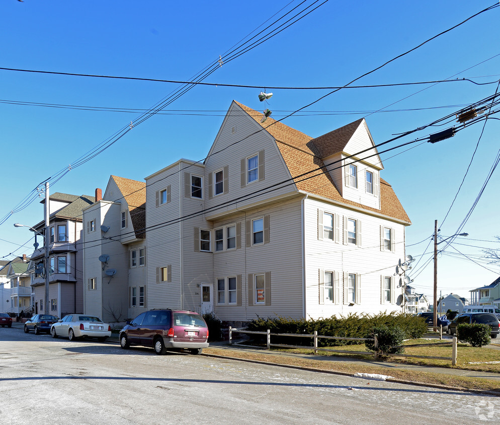 Building Photo - 234-236 Hemlock St