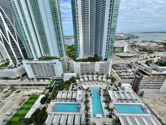 Foto del edificio - 851 NE 1st Ave