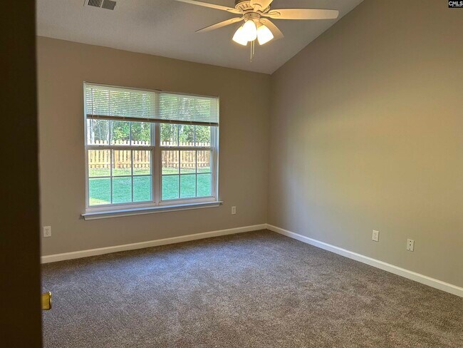 Building Photo - 187 Elm Creek Dr