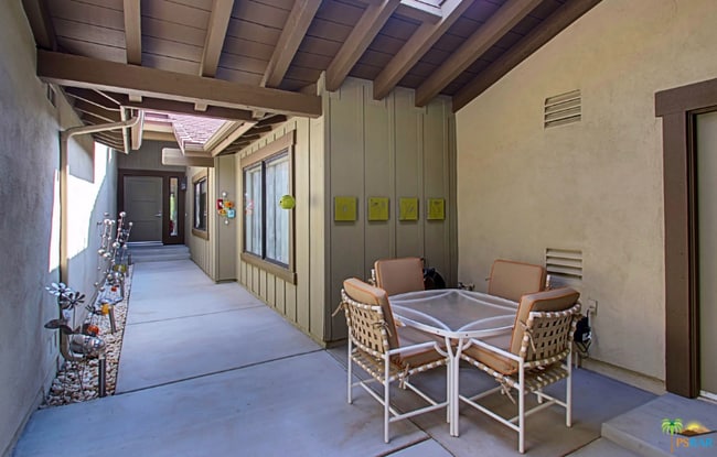 Building Photo - 234 Wild Horse Dr