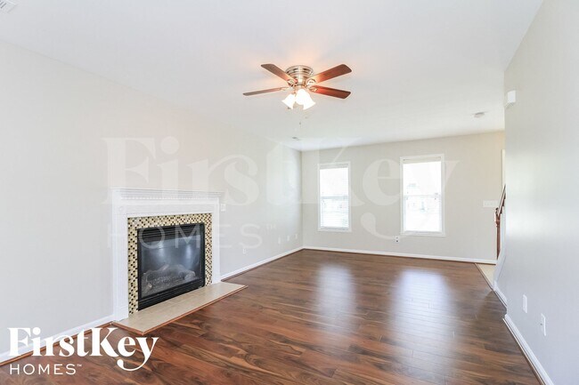Foto del edificio - 483 Old Cypress Dr