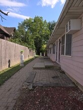 Building Photo - 506 E Elm St