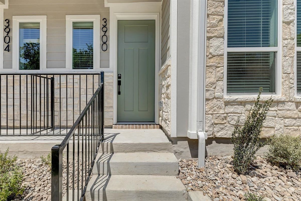 Primary Photo - 4517 Pantheon Way, Denton, TX 76208 - 3 BR...